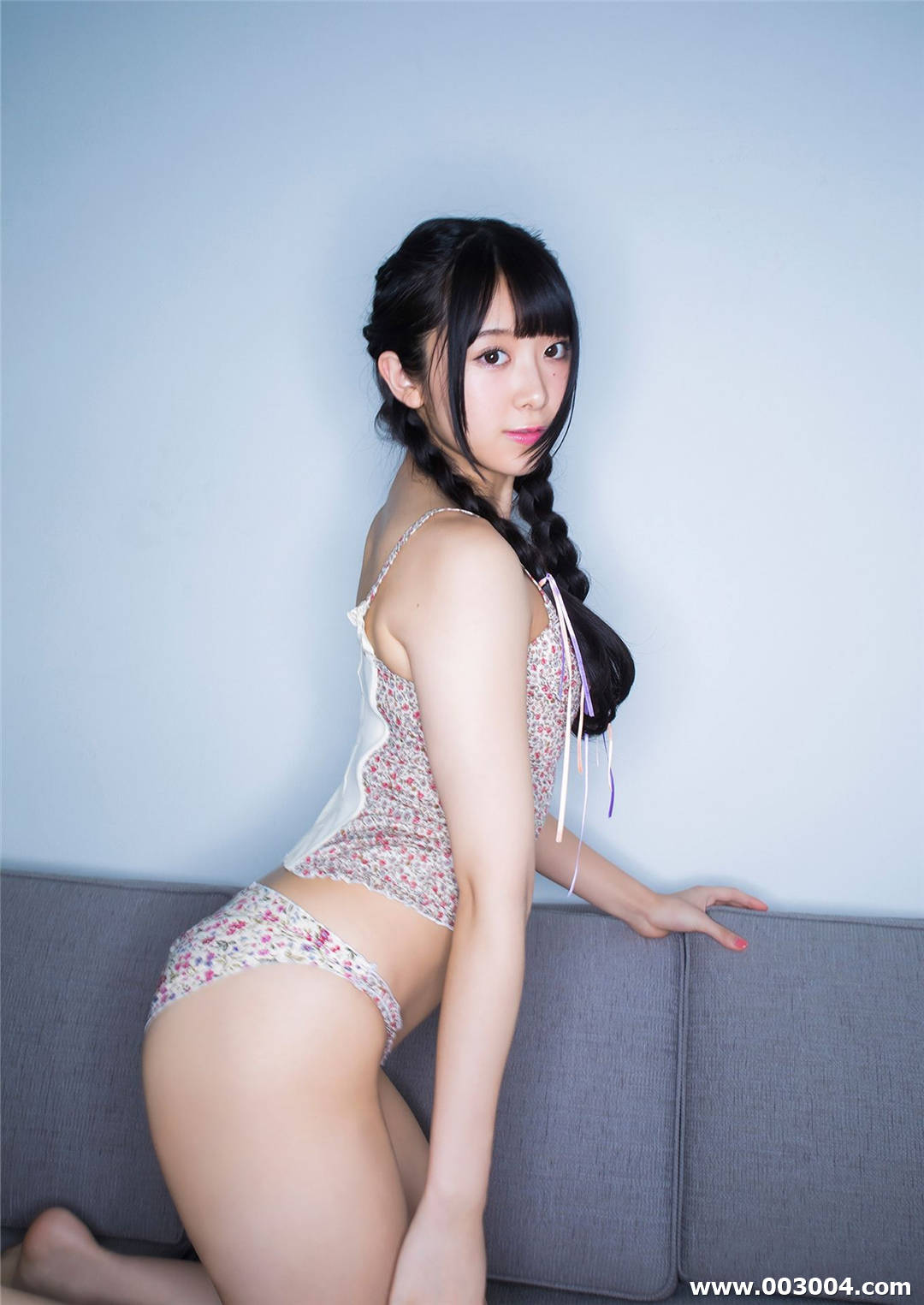 真岛なおみ写真集《不思議な少女の秘密の花園》高清全本