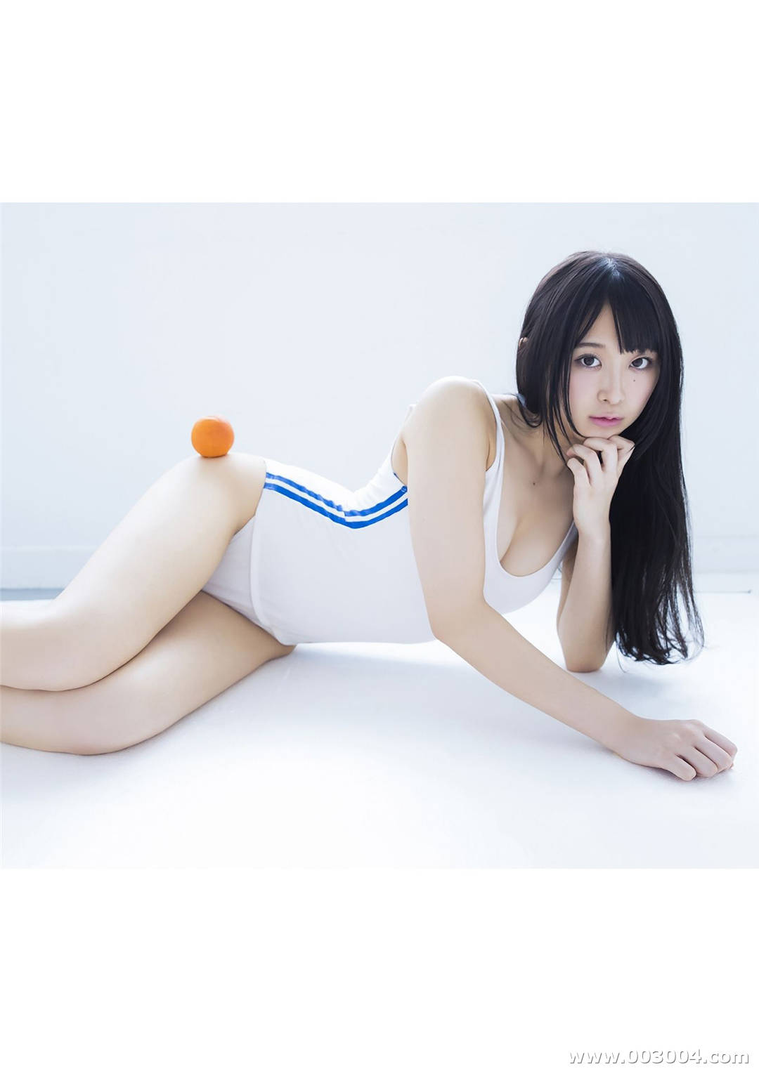 真岛なおみ写真集《不思議な少女の秘密の花園》高清全本