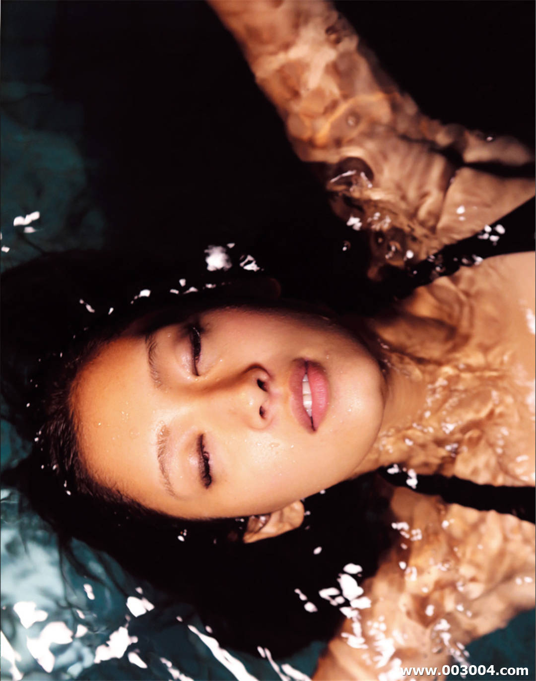 菜菜绪写真集《1028_24 NANAO 菜々緒 超絶美脚》高清全本