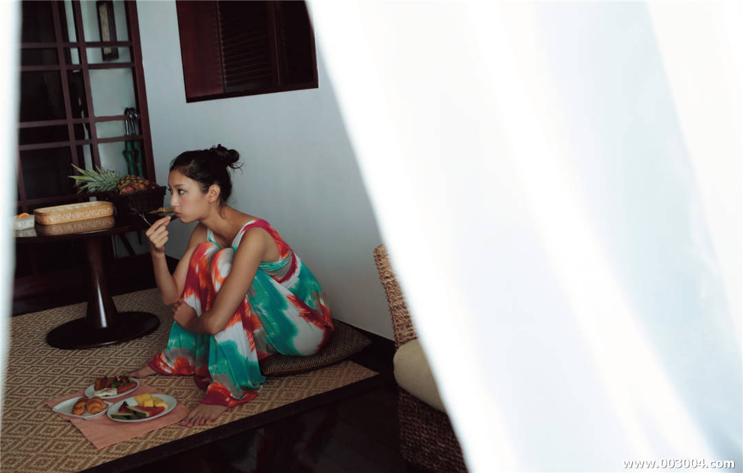 菜菜绪写真集《1028_24 NANAO 菜々緒 超絶美脚》高清全本