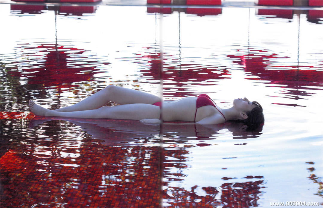 新内真衣1st写真集《どこにいるの》高清全本