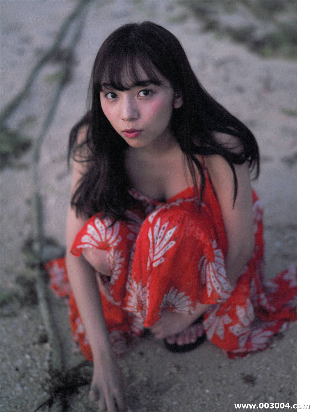 新内真衣1st写真集《どこにいるの》高清全本