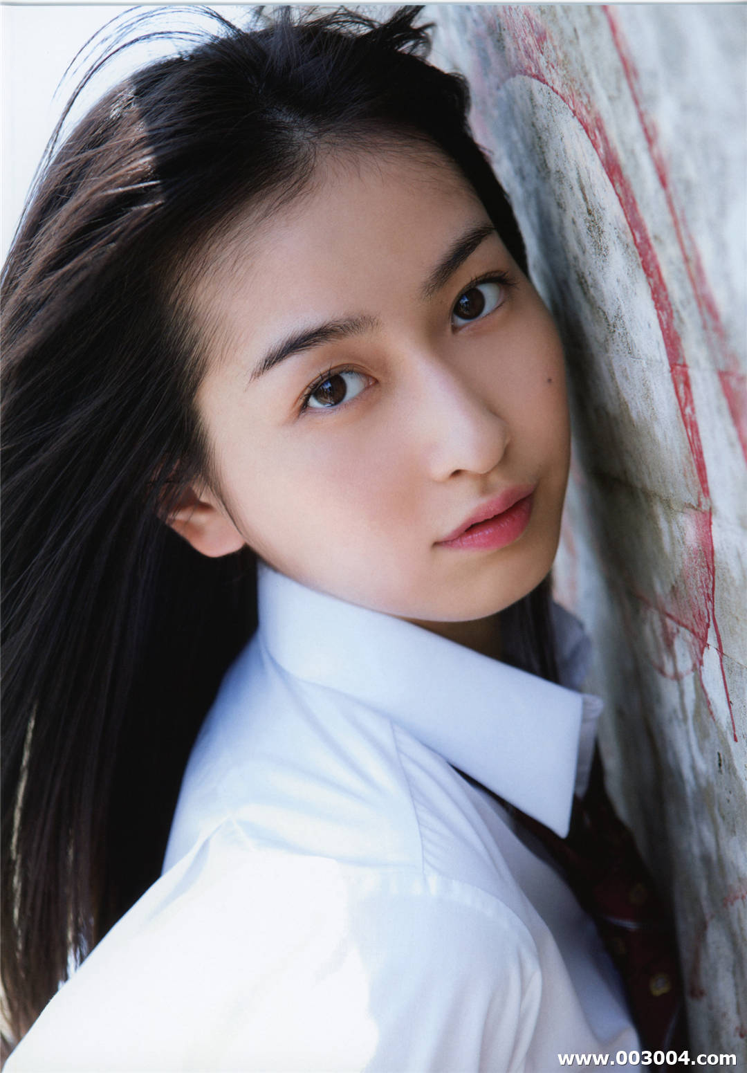 17岁初绽放 | 植村朱莉写真集《AKARI》