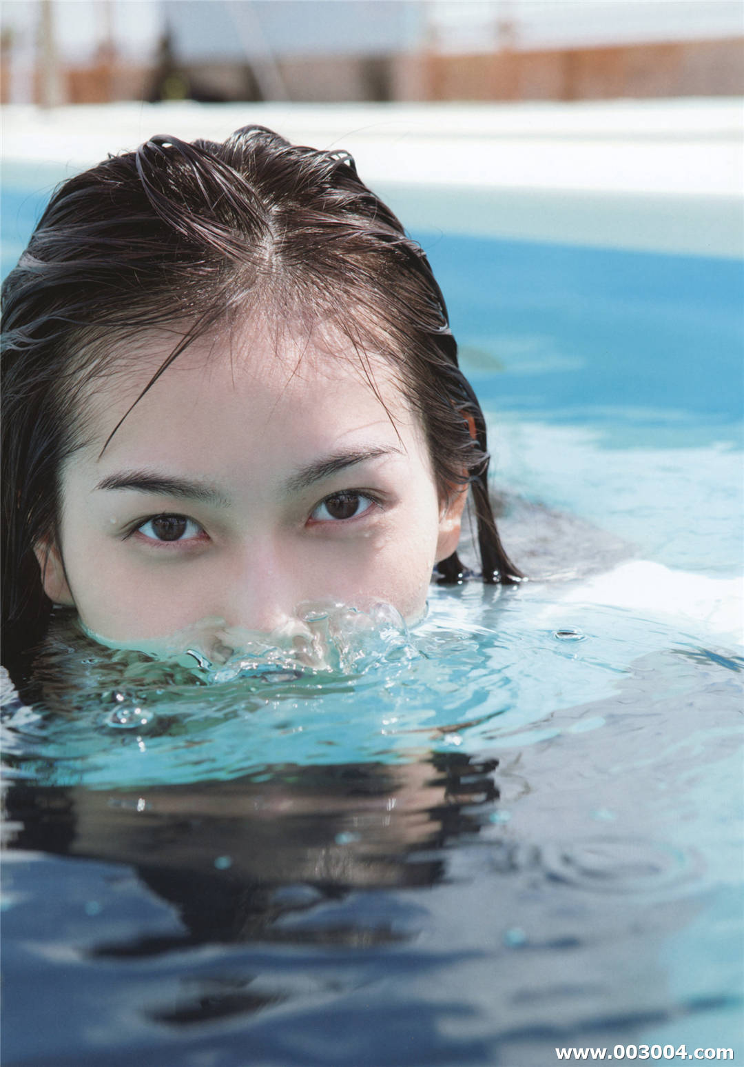 17岁初绽放 | 植村朱莉写真集《AKARI》