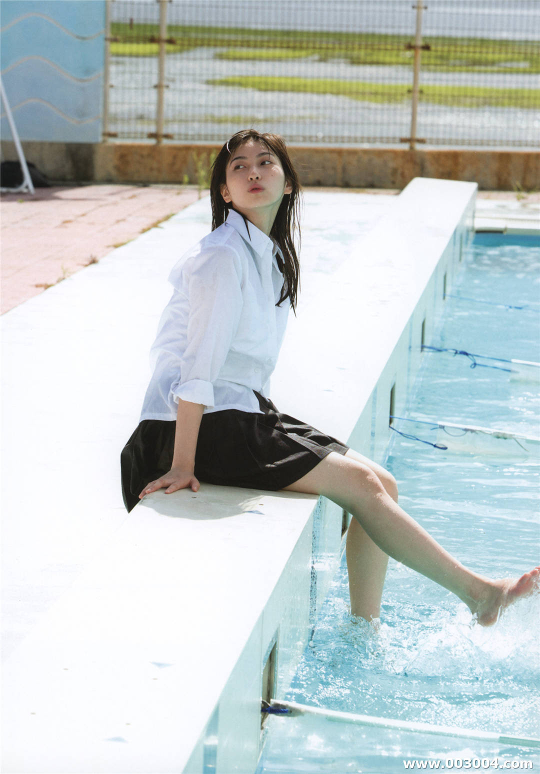 17岁初绽放 | 植村朱莉写真集《AKARI》