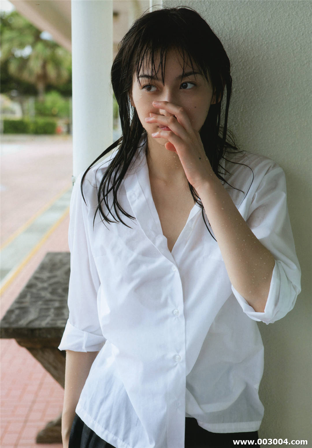 17岁初绽放 | 植村朱莉写真集《AKARI》