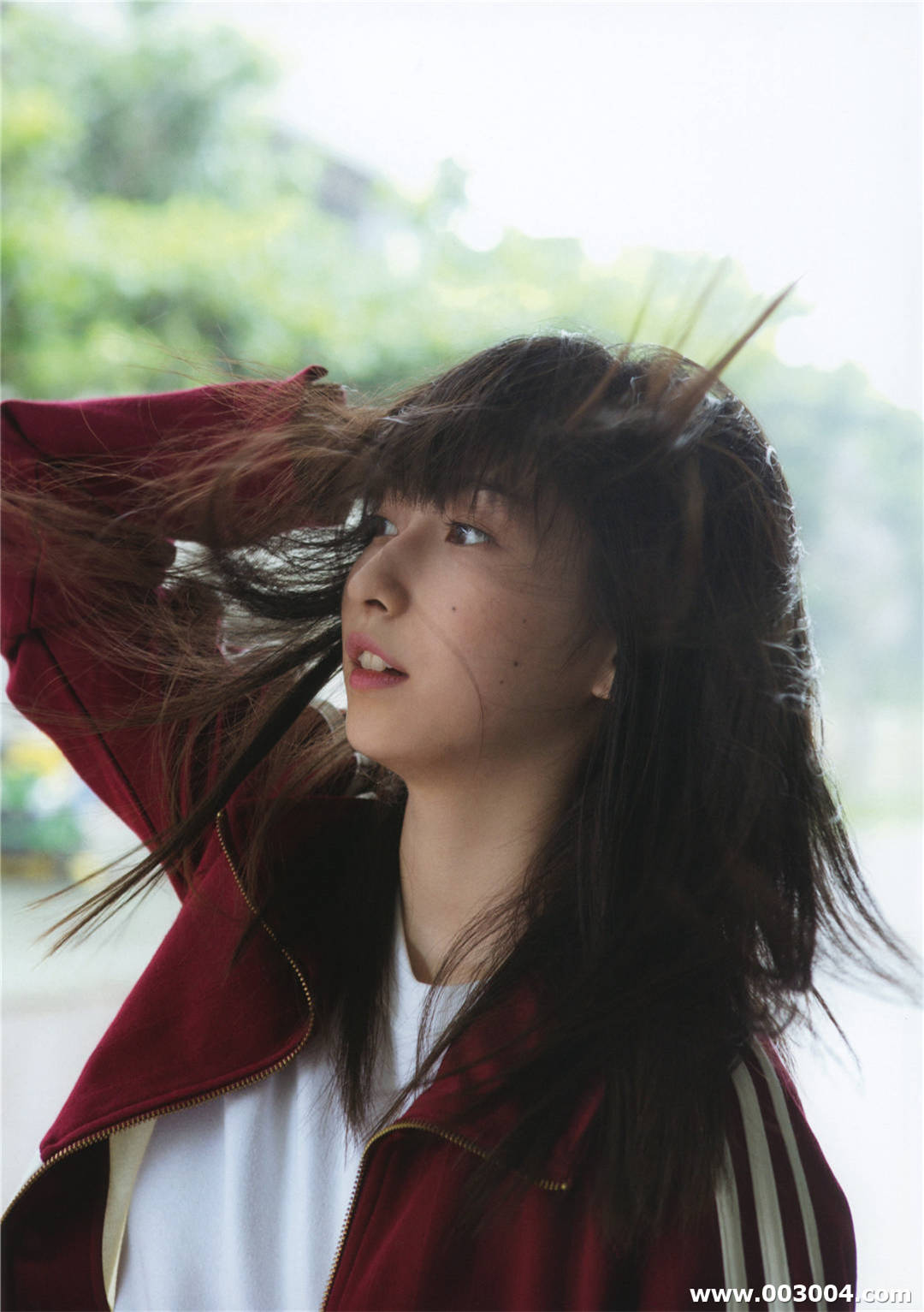 17岁初绽放 | 植村朱莉写真集《AKARI》