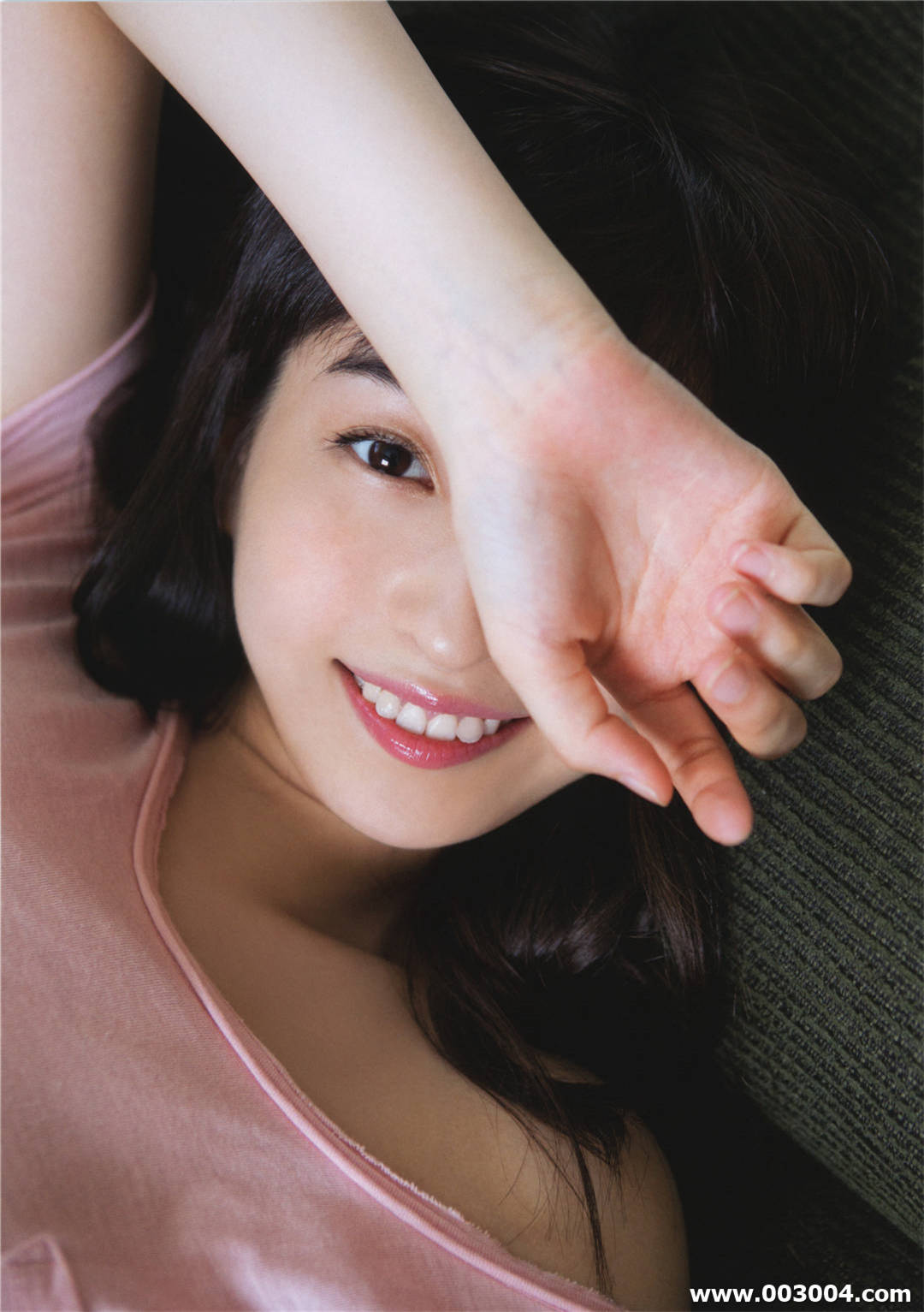 17岁初绽放 | 植村朱莉写真集《AKARI》