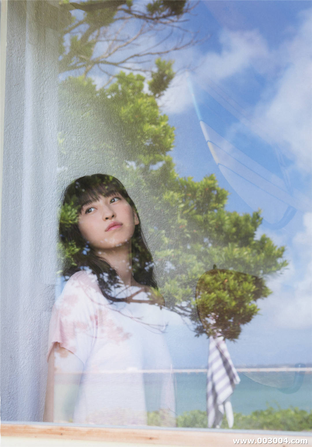 17岁初绽放 | 植村朱莉写真集《AKARI》