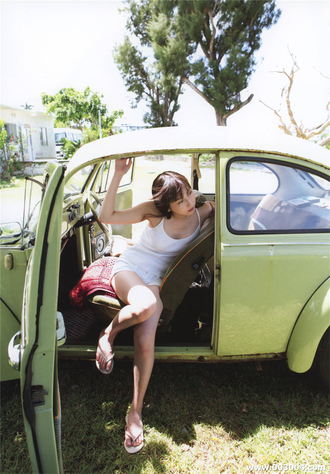 17岁初绽放 | 植村朱莉写真集《AKARI》