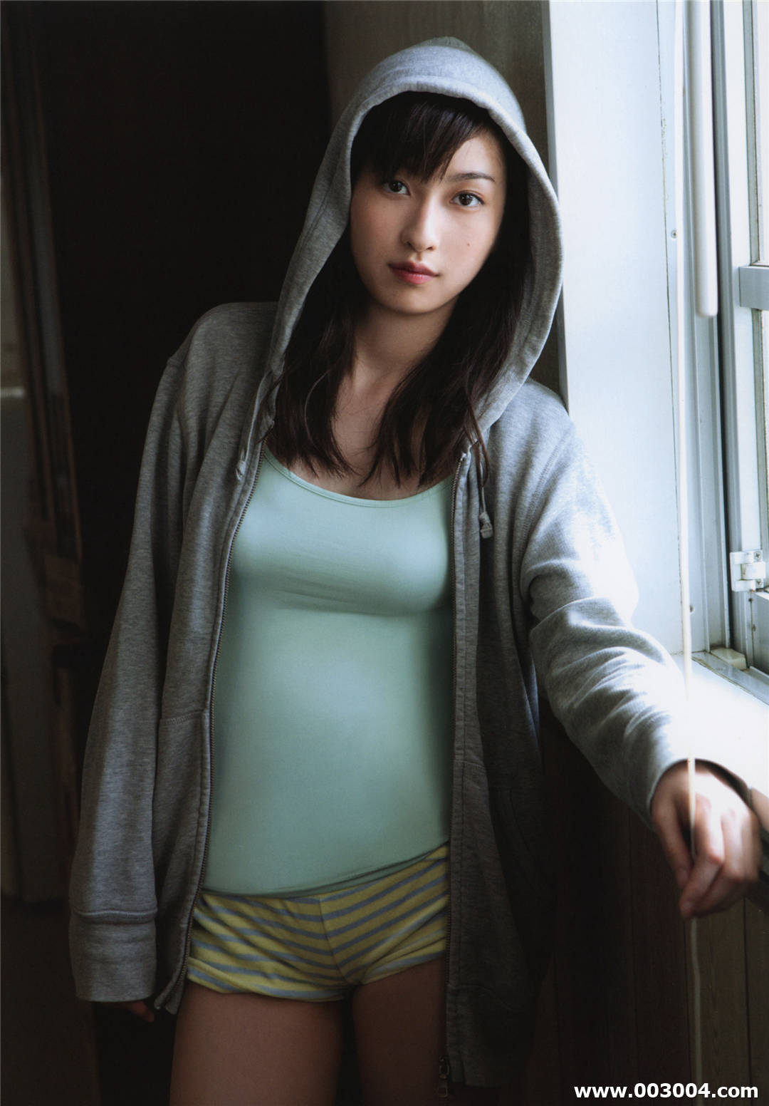 17岁初绽放 | 植村朱莉写真集《AKARI》