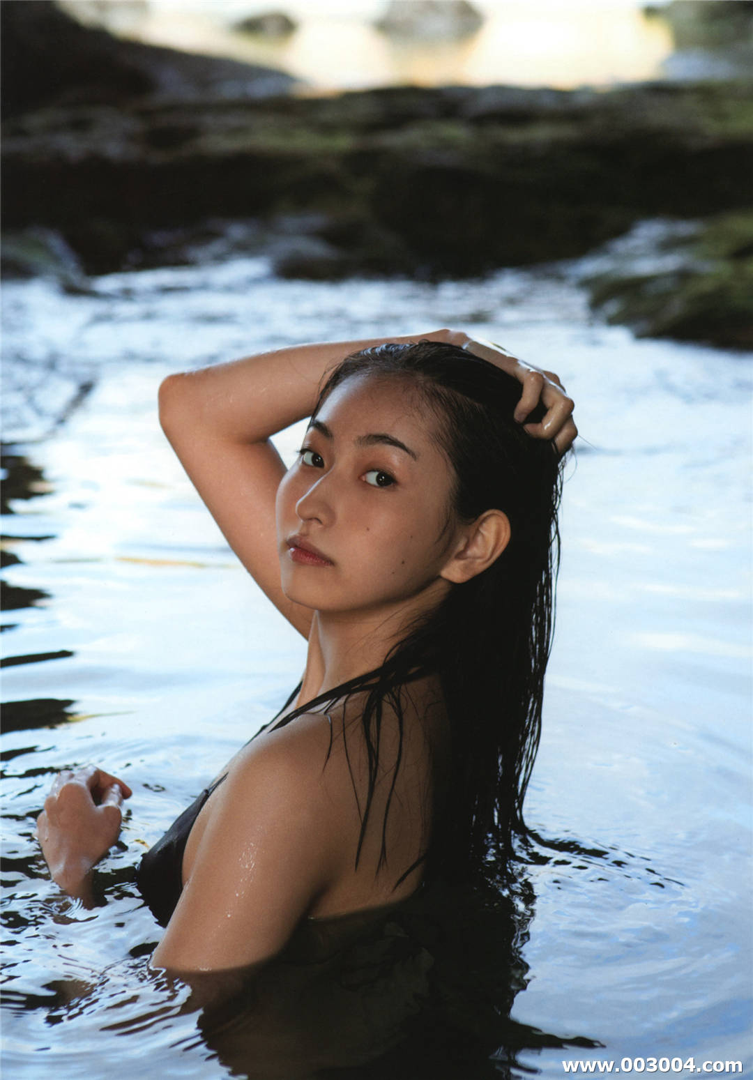 17岁初绽放 | 植村朱莉写真集《AKARI》