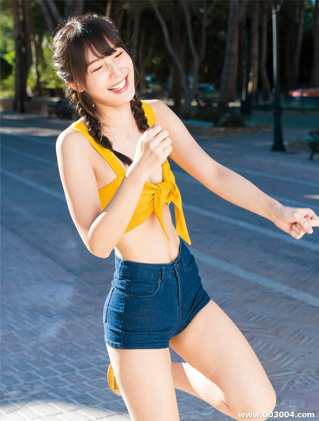 高衩天使水蛇腰 | 川崎绫引退写真集《ジャパニーズ グラビア》