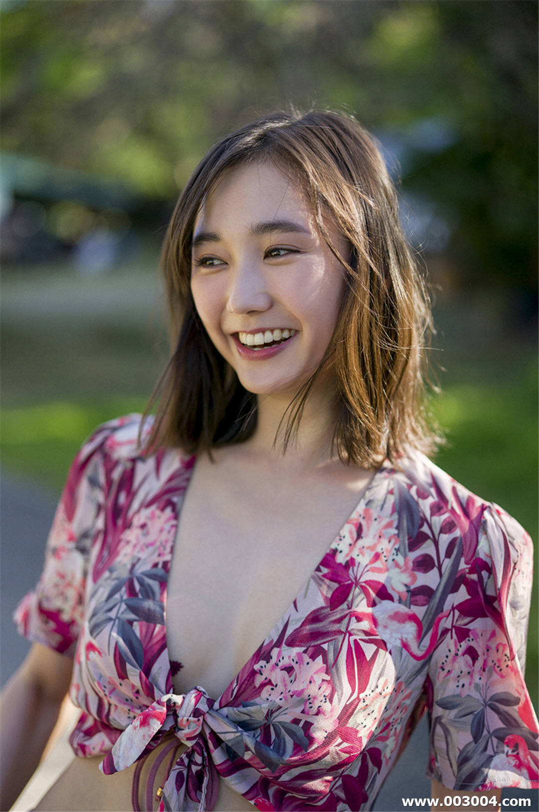 铃木友菜写真集《なんだこりゃ、天使すぎる！》高清全本