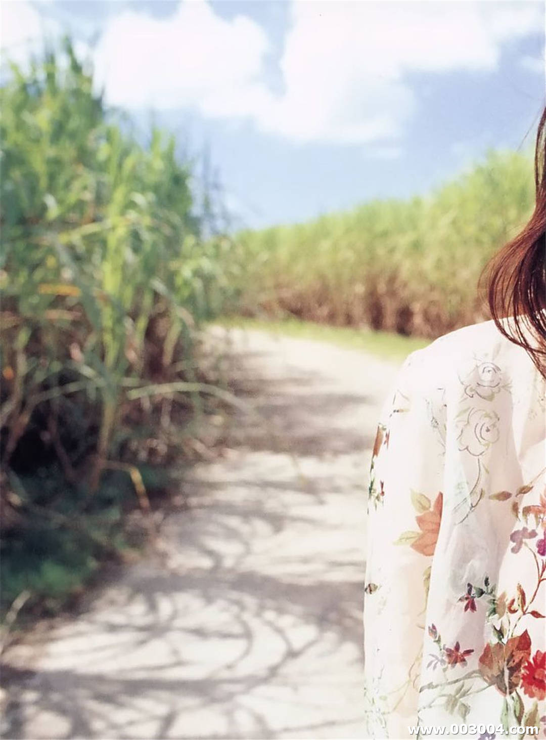 三津谷叶子写真集《On The Way》高清全本