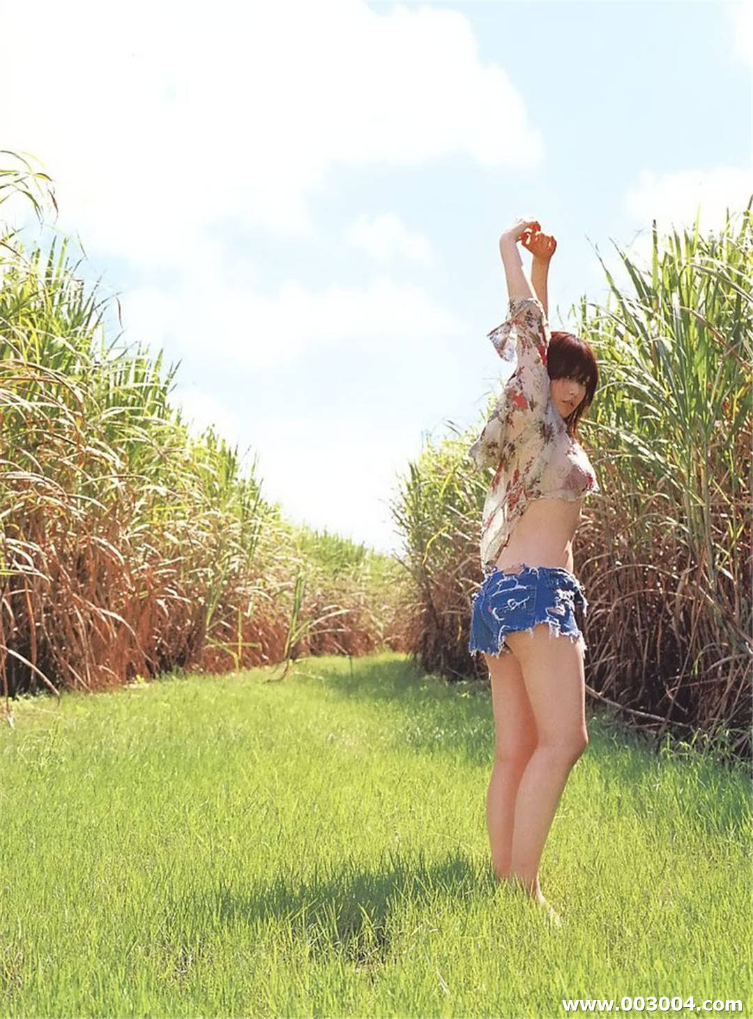 三津谷叶子写真集《On The Way》高清全本