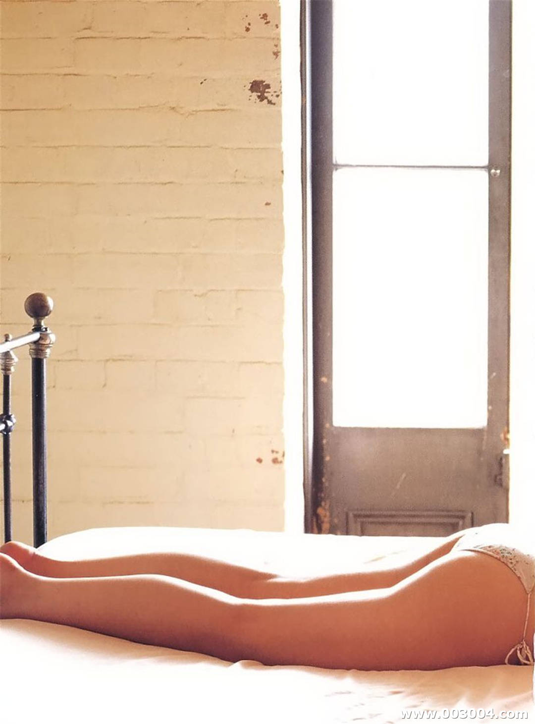 三津谷叶子写真集《On The Way》高清全本