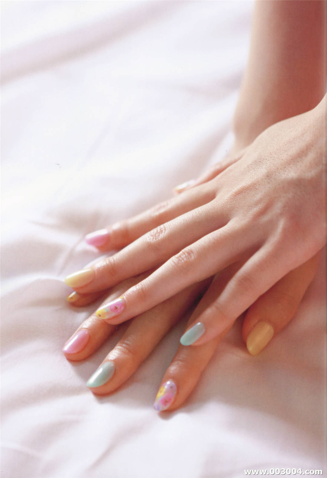 岛崎遥香1st写真集《ぱるる、困る》高清全本