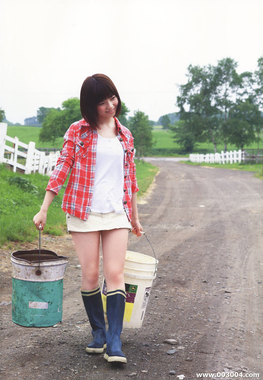 岛崎遥香1st写真集《ぱるる、困る》高清全本