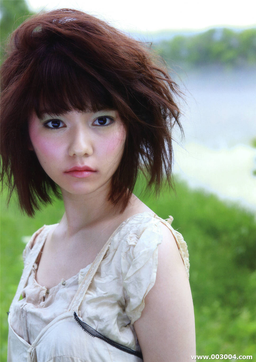 岛崎遥香1st写真集《ぱるる、困る》高清全本