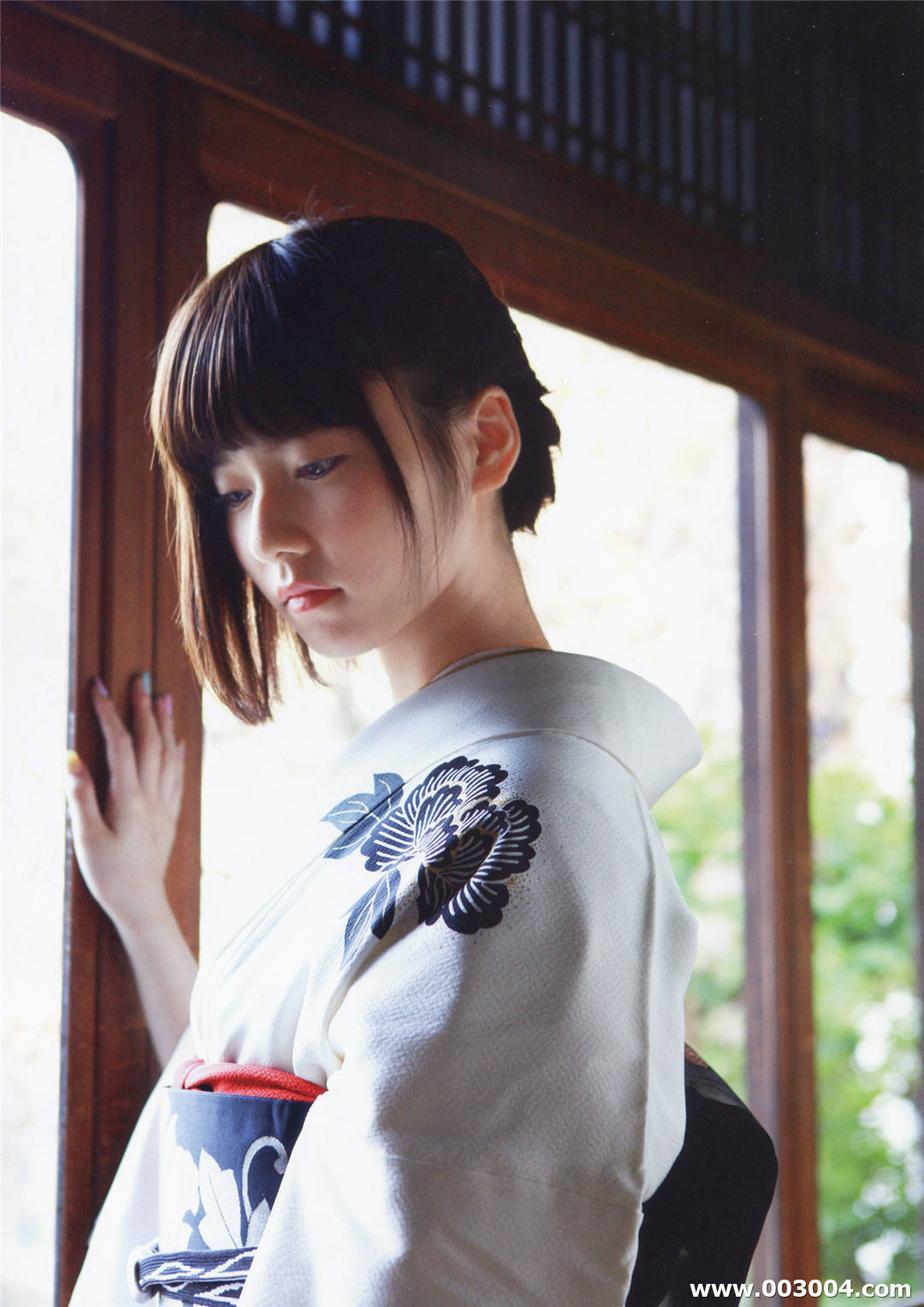 岛崎遥香1st写真集《ぱるる、困る》高清全本