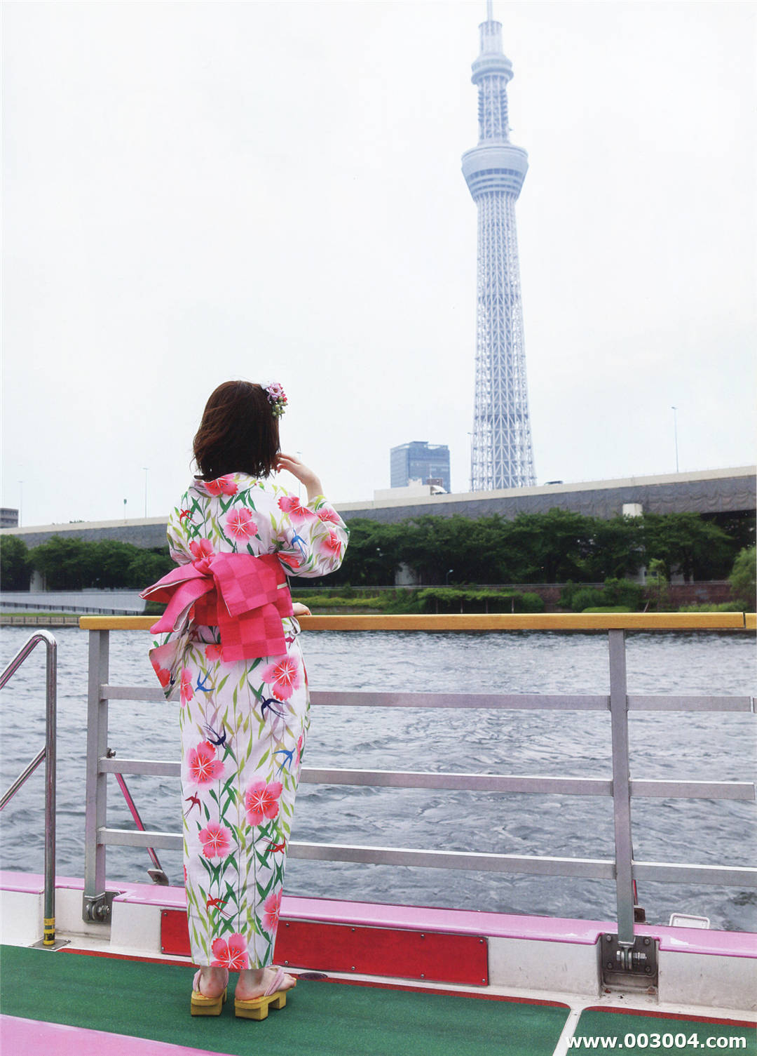 岛崎遥香1st写真集《ぱるる、困る》高清全本