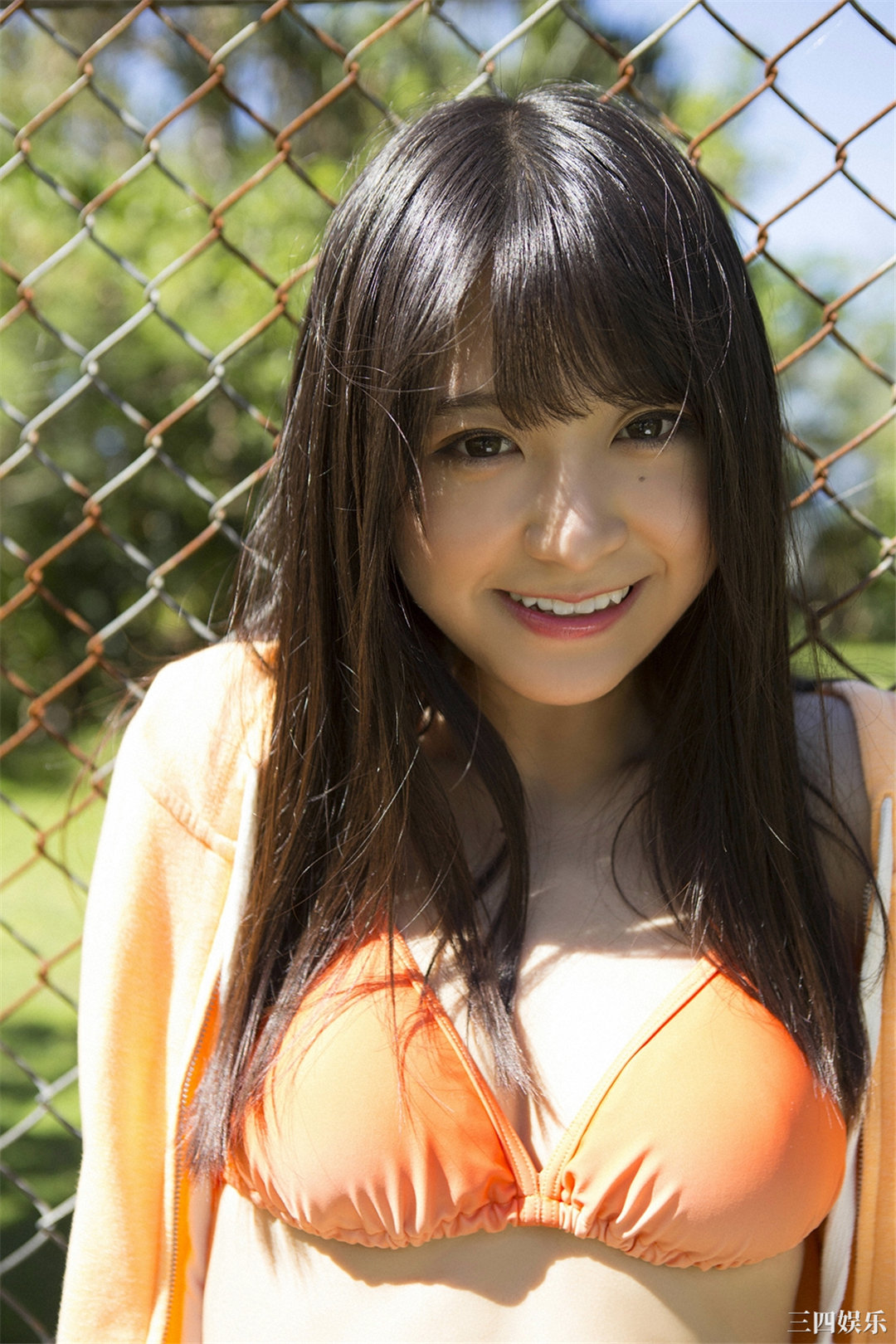 真岛なおみ写真集《美ボディSEXY!! ９頭身ドール系女子!!》高清全本