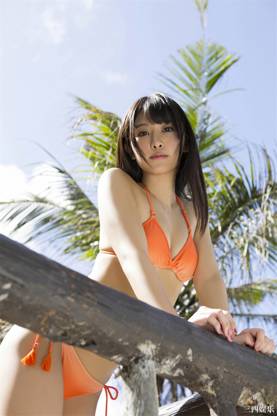 真岛なおみ写真集《美ボディSEXY!! ９頭身ドール系女子!!》高清全本