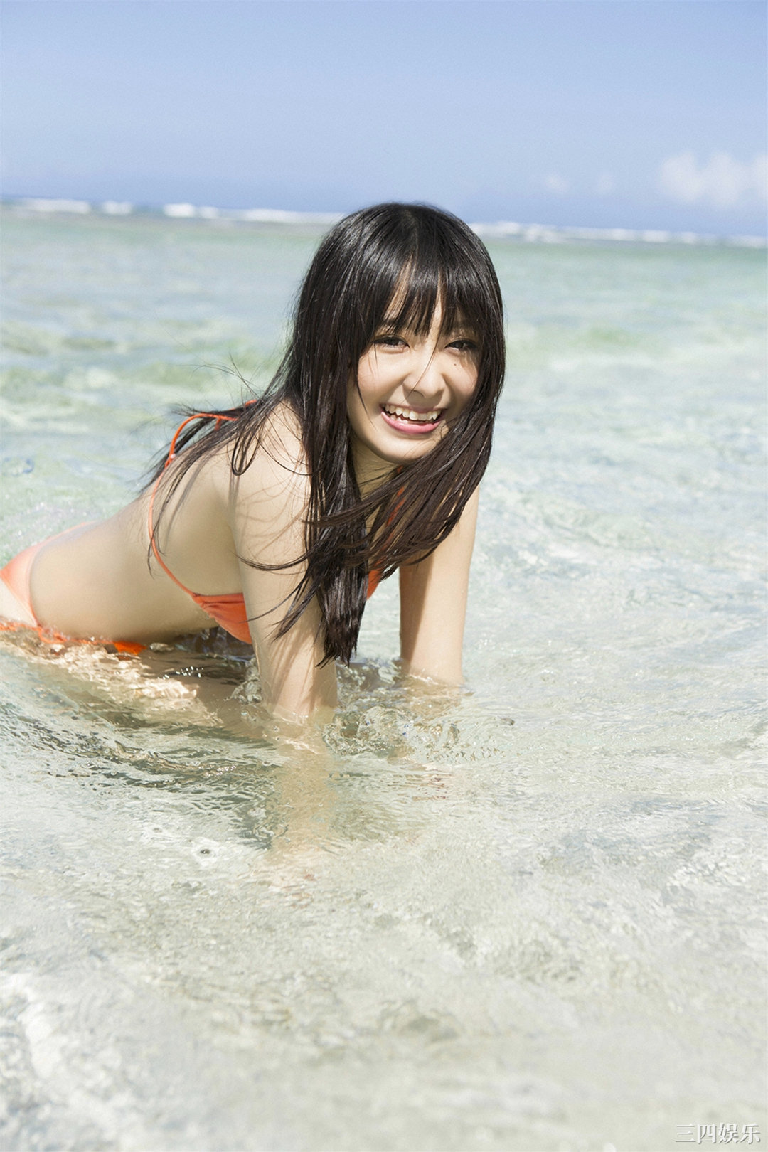 真岛なおみ写真集《美ボディSEXY!! ９頭身ドール系女子!!》高清全本