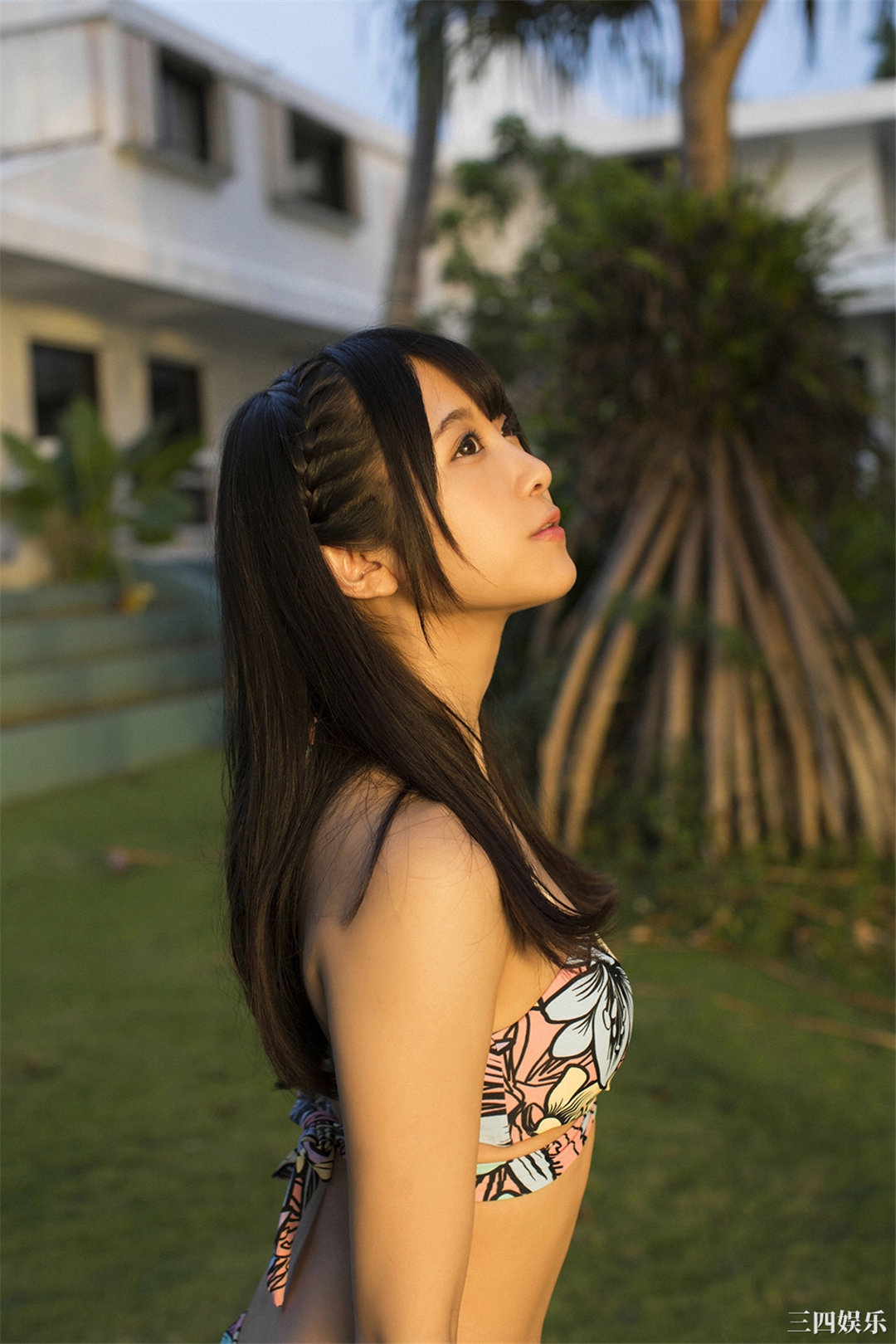 真岛なおみ写真集《美ボディSEXY!! ９頭身ドール系女子!!》高清全本