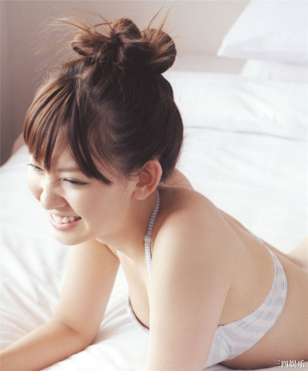 小嶋阳菜写真集《First Photobook》高清全本