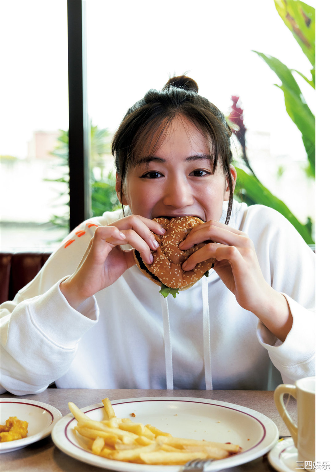 绫濑遥写真集《ハルカノイセカイ 02》高清全本