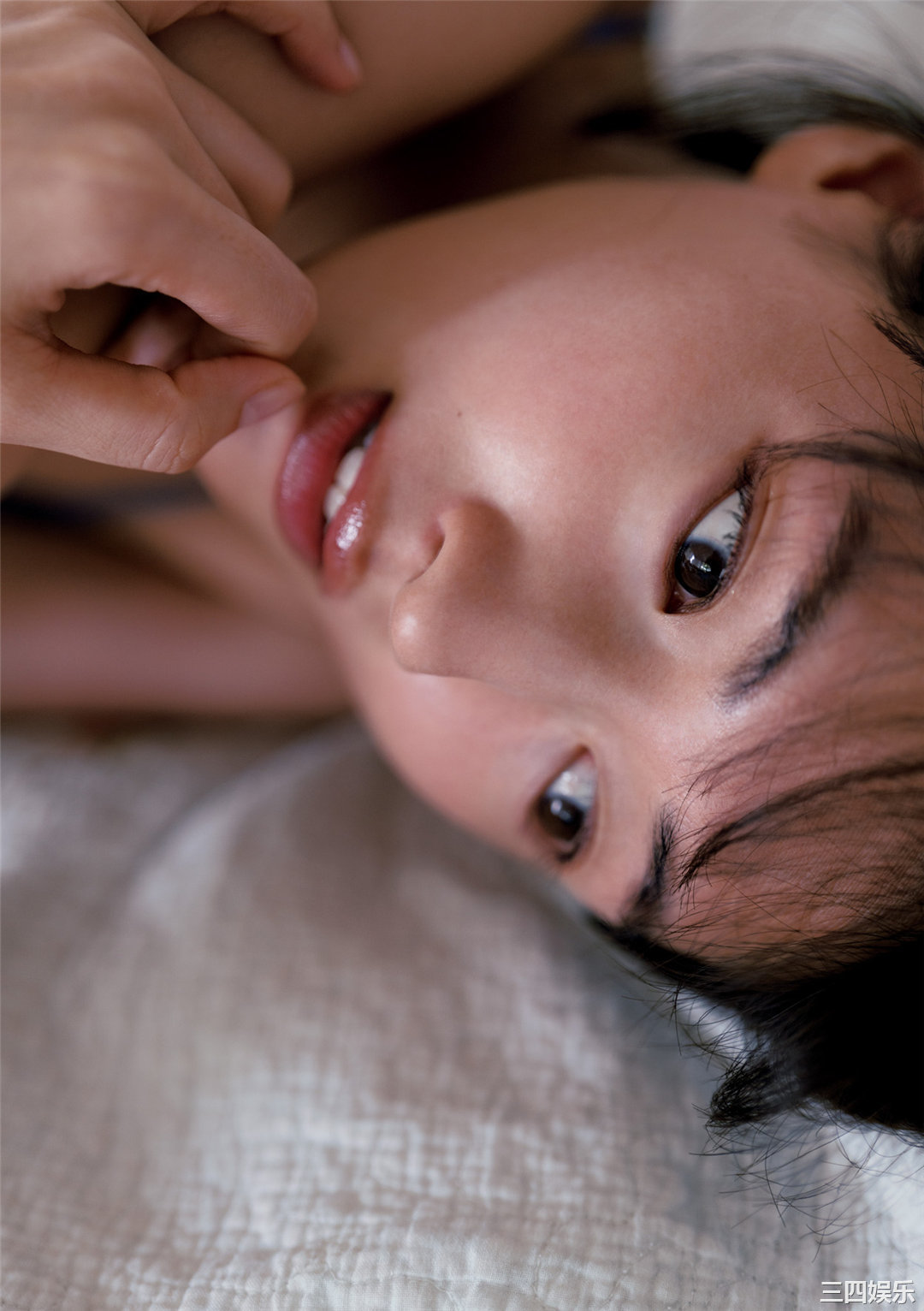 绫濑遥写真集《ハルカノイセカイ 02》高清全本