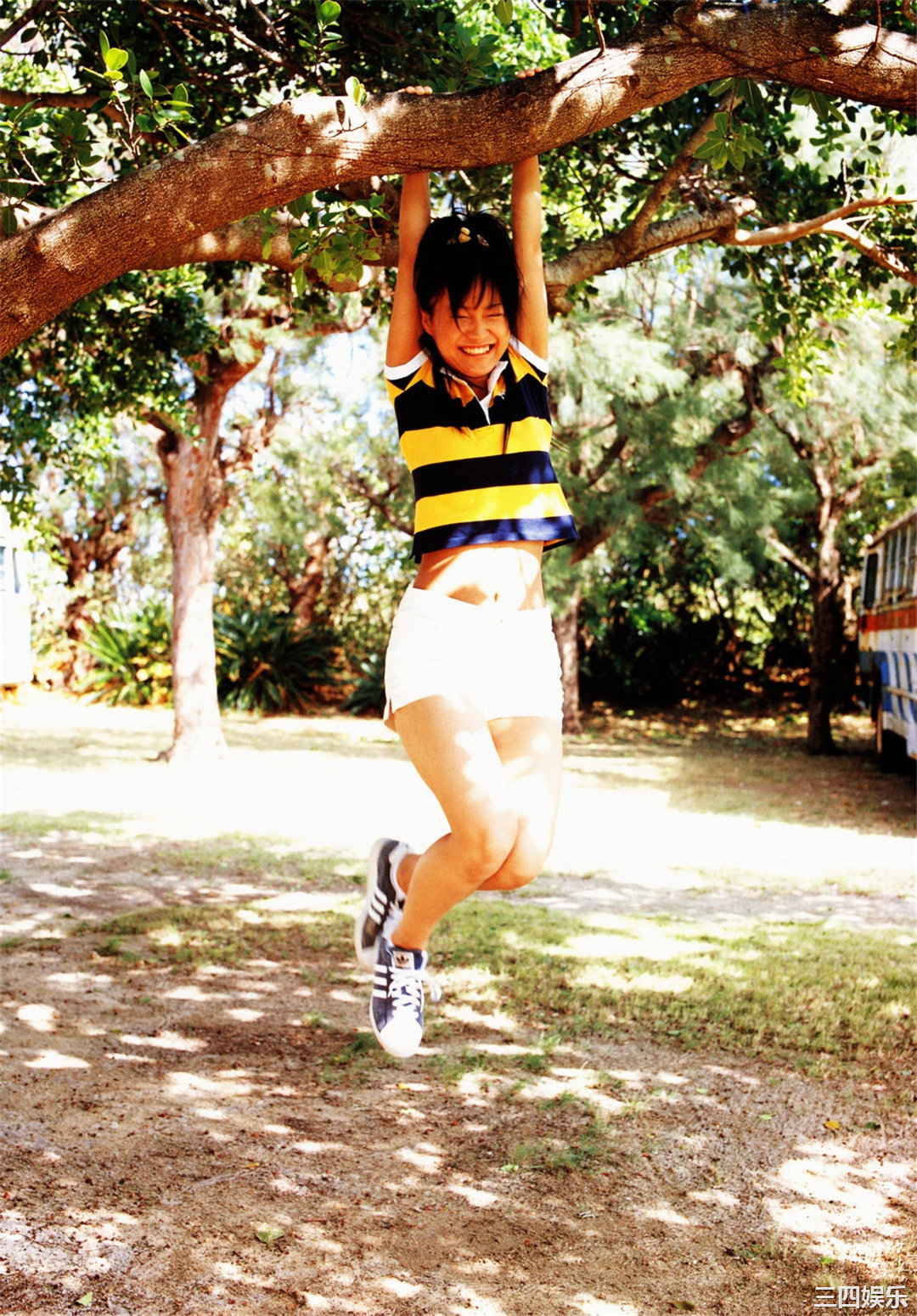 龟井绘里写真集《亀井絵里》高清全本