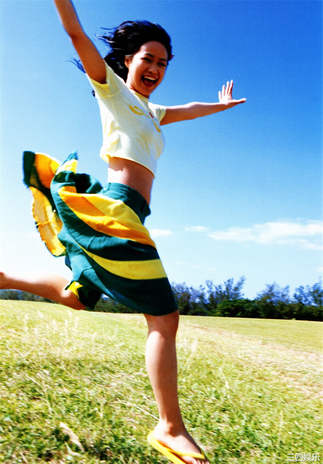 龟井绘里写真集《亀井絵里》高清全本