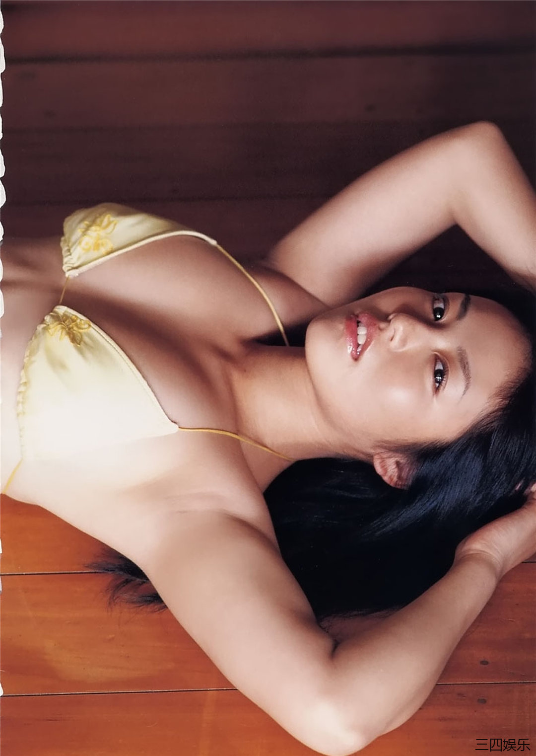 矶山沙也加写真集《ism》高清全本