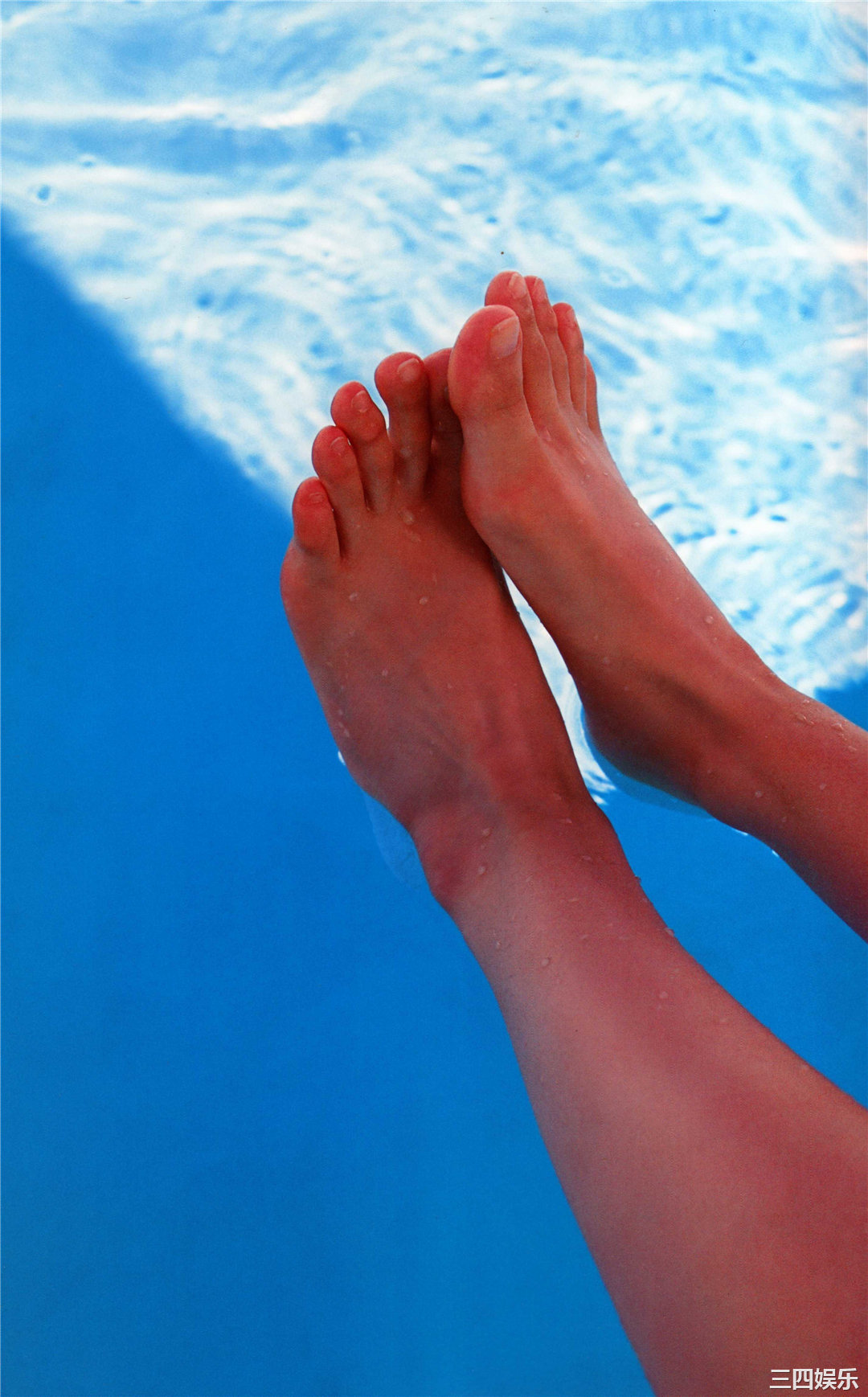 龟井绘里写真集《20はたち》高清全本