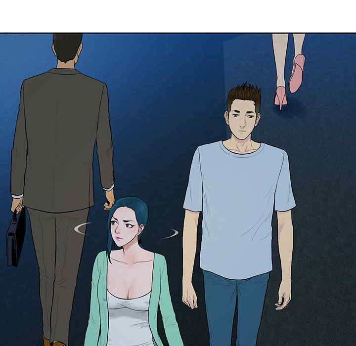 被女神环绕的男人