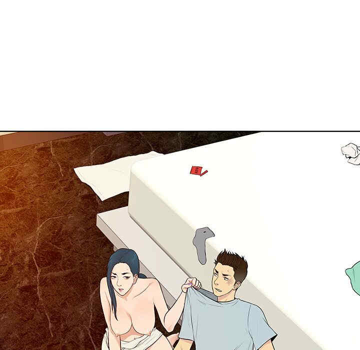 被女神环绕的男人