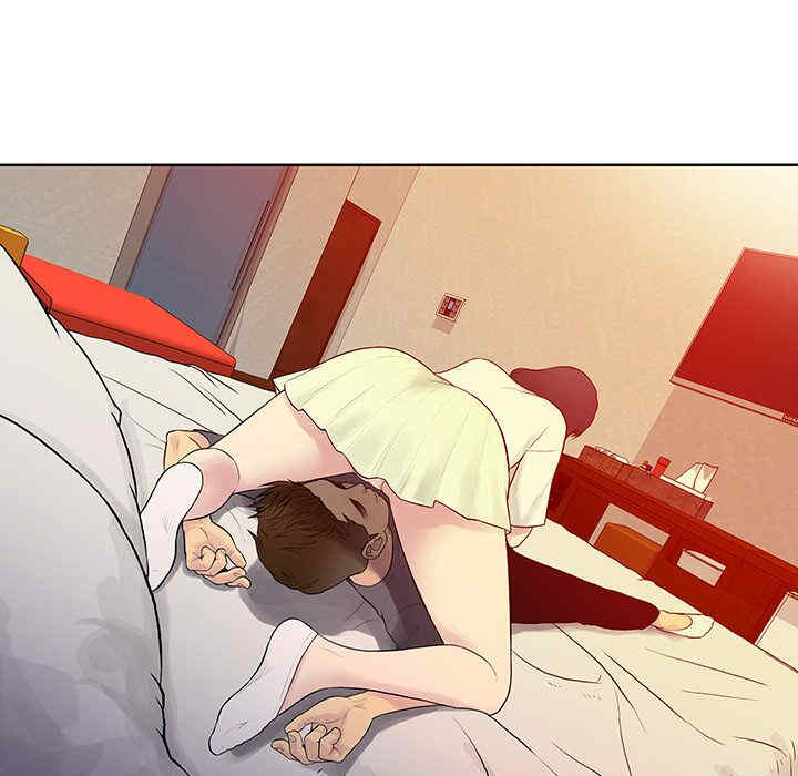 被女神环绕的男人