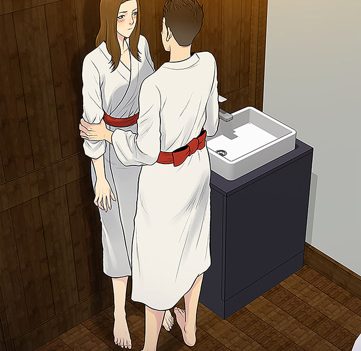 被女神环绕的男人