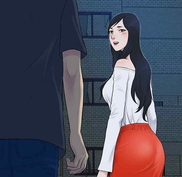 被女神环绕的男人