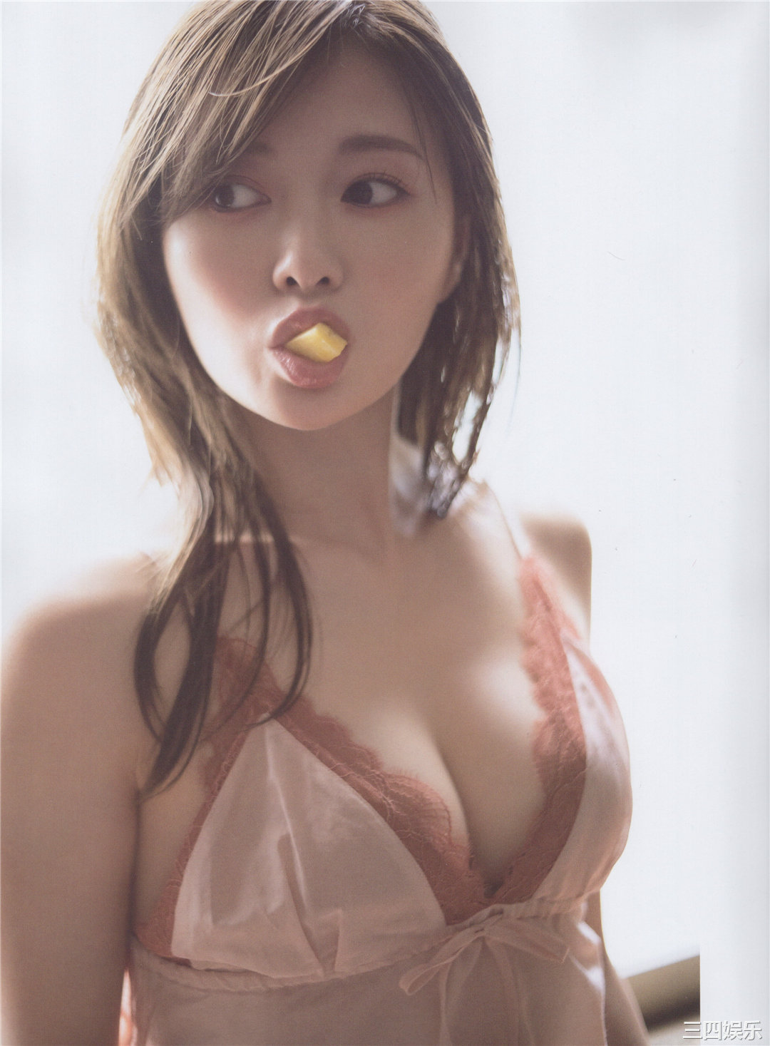 白石麻衣写真集《乃木坂46卒業記念メモリアルマガジン》高清全本