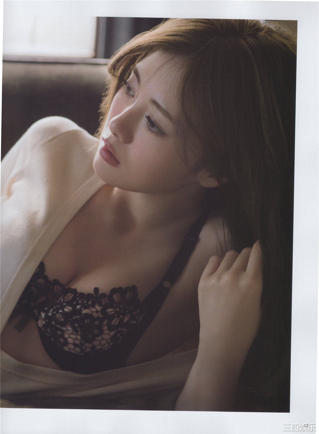 白石麻衣写真集《乃木坂46卒業記念メモリアルマガジン》高清全本