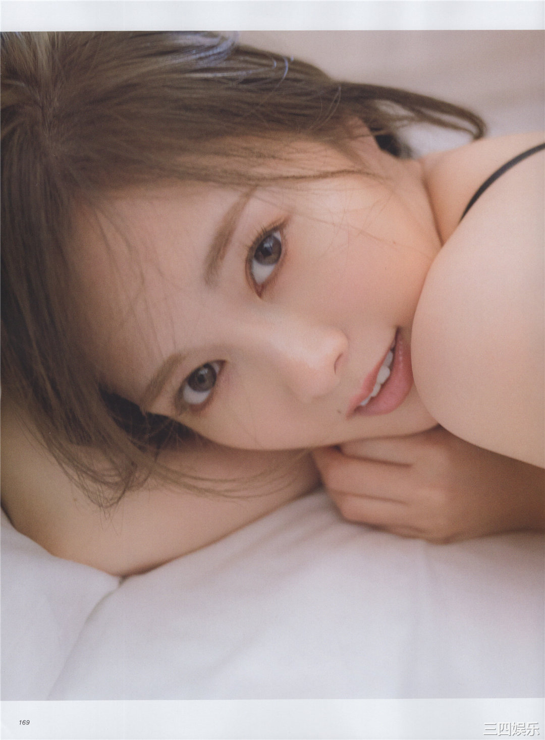 白石麻衣写真集《乃木坂46卒業記念メモリアルマガジン》高清全本