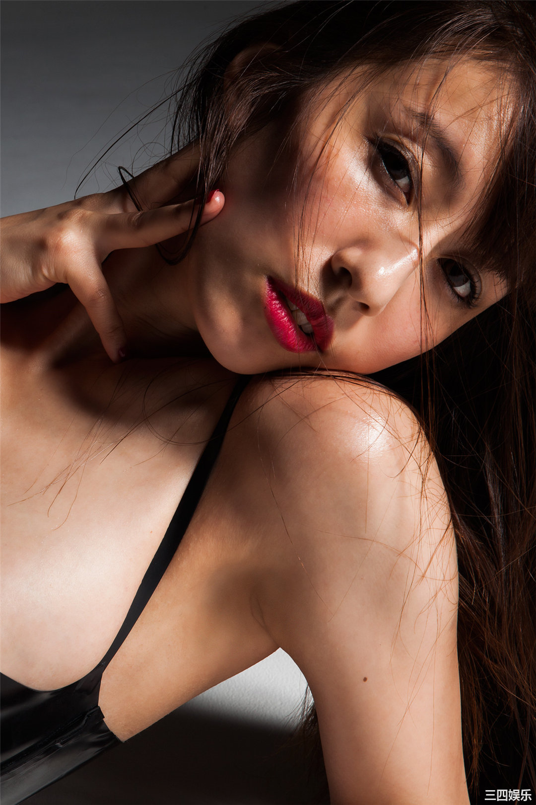 玉置成实写真集《SEXYすぎる歌姫》高清全本