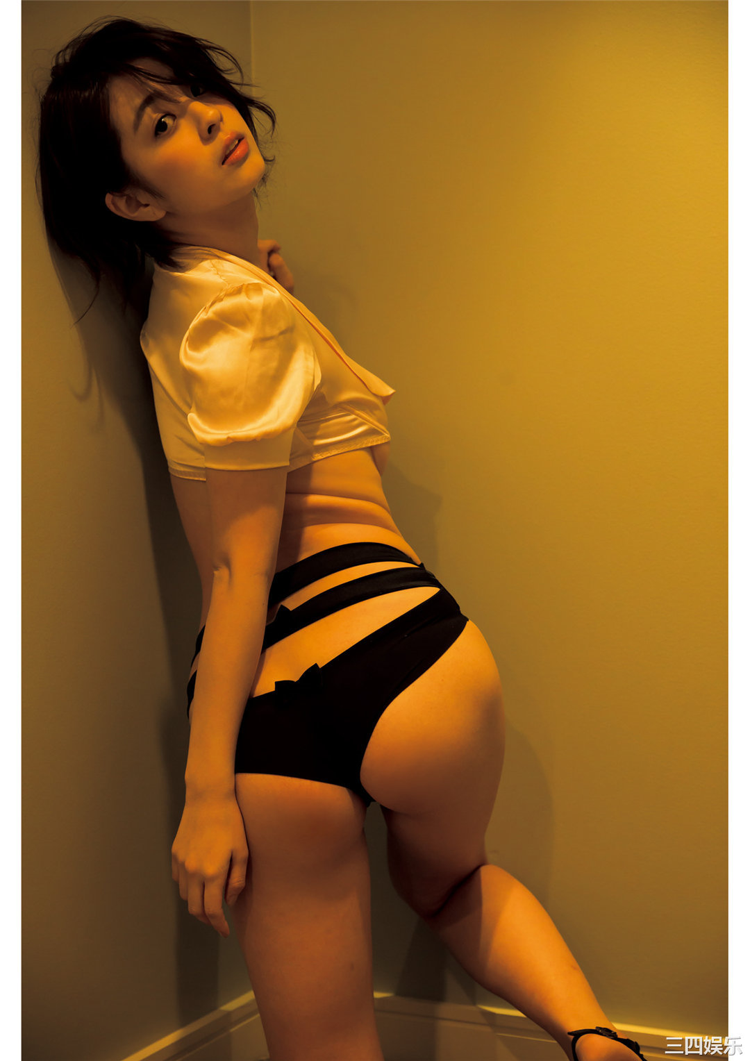 柳百合菜写真集《ひみつ》高清全本