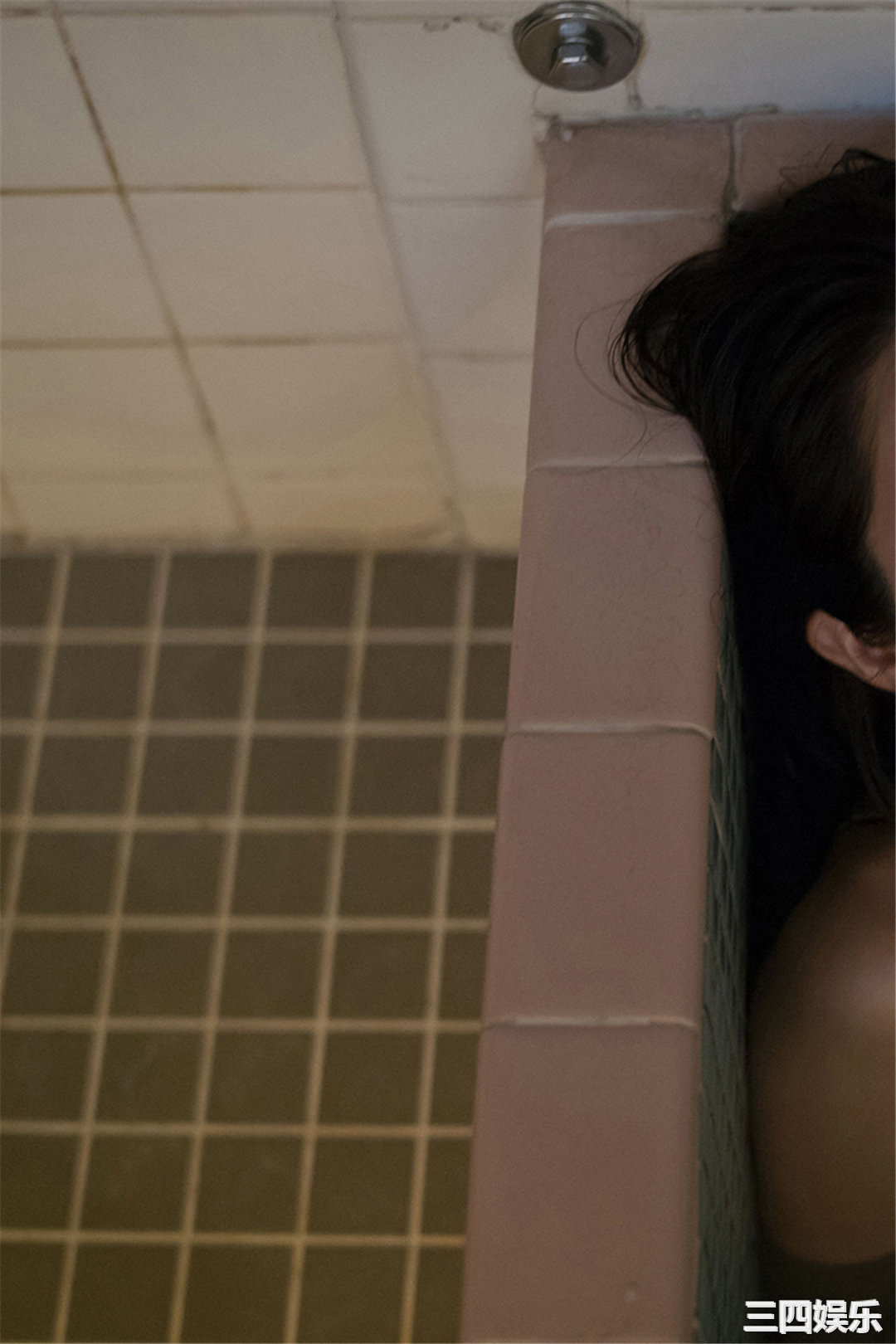 仲村美海写真集《雨の日は君と…》高清全本