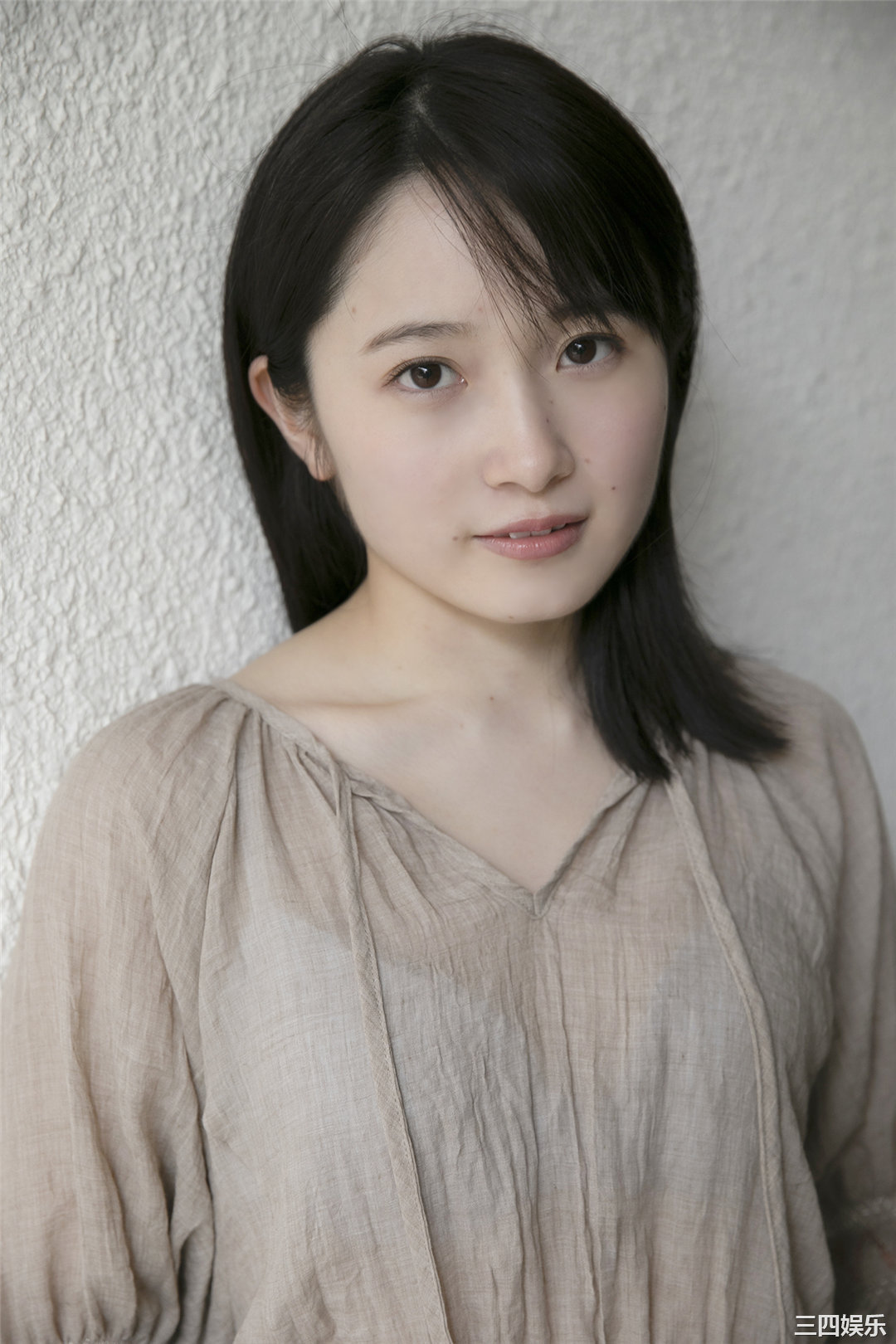 森户知沙希写真集《[Hello! Project Digital Books] Vol.207 Chisaki Morito 森戸知沙希》高清全本