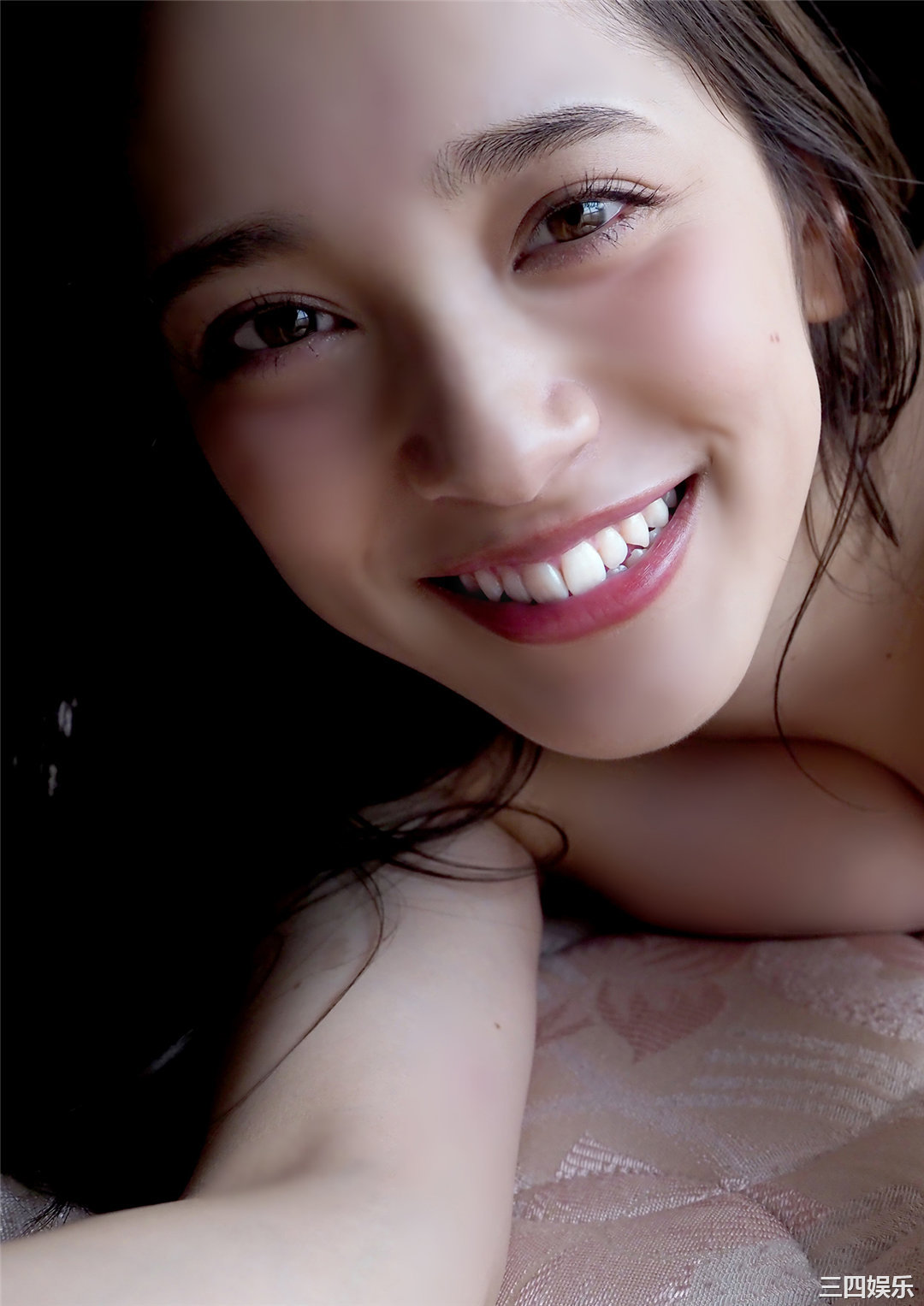 都丸纱也华写真集《ヴィーナスの眼差し》高清全本